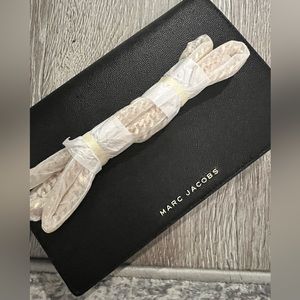 MARC JACOBS BLACK CLUTCH/CROSSBODY